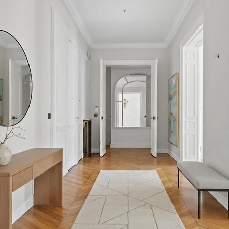 4 Bedrooms Georges V Tour Eiffel Appartamento Parigi