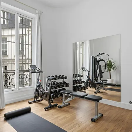 Appartamento 4 Bedrooms Georges V Tour Eiffel Parigi